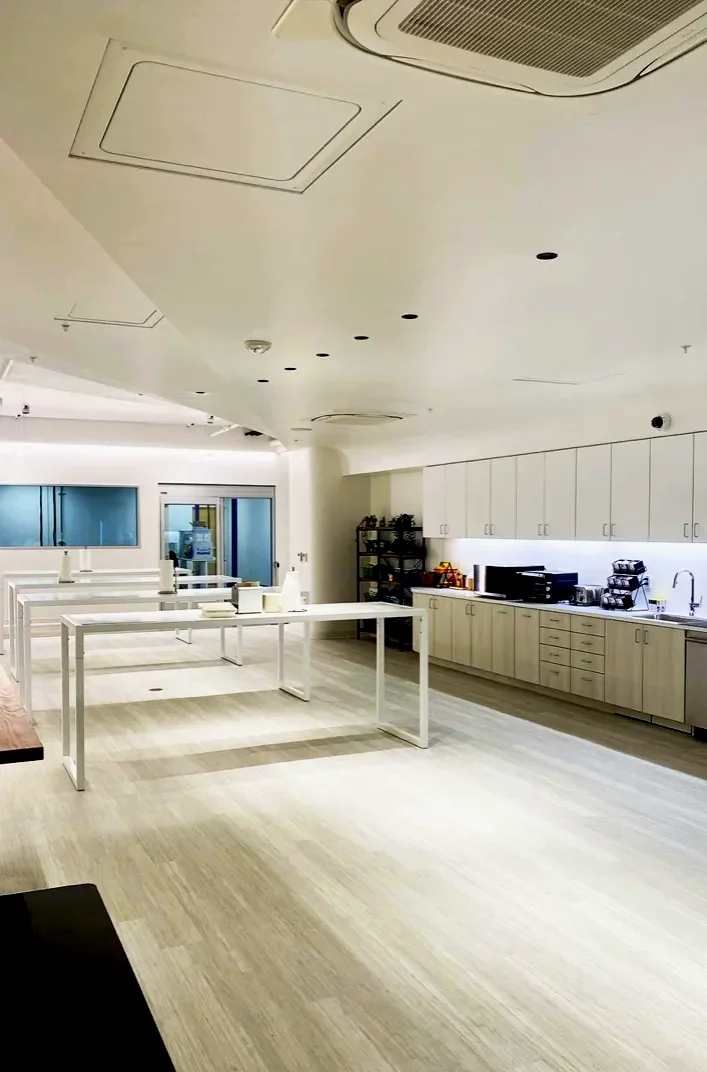 Lab build-out with open workspace lighting